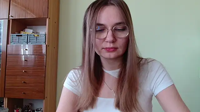 LooveELLYx online show from October 2025 06:37:01 AM
