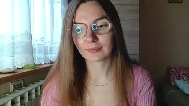 Snapshot of LooveELLYx chatting on December 2025 07:25:02 AM LooveELLYx online show from December 2025 07:25:02 AM