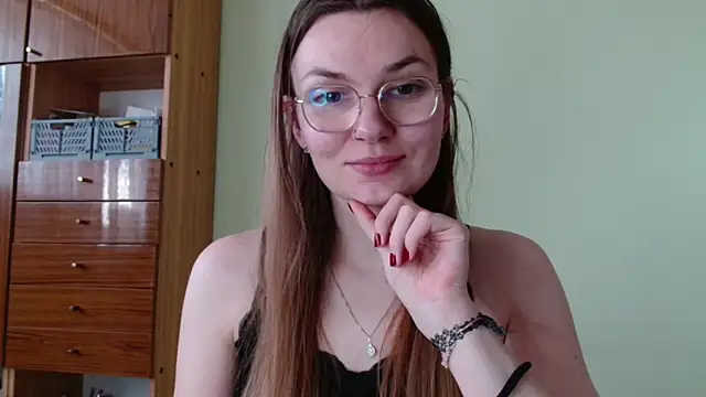 LooveELLYx online show from April 2026 01:38:02 PM