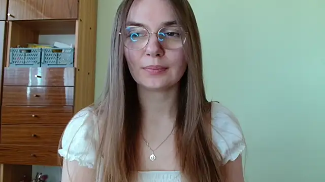 Snapshot of LooveELLYx chatting on April 2026 06:42:02 AM LooveELLYx online show from April 2026 06:42:02 AM