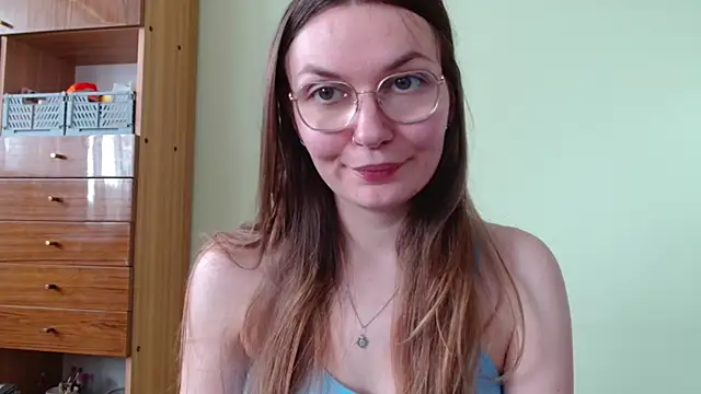 Snapshot of LooveELLYx chatting on May 2026 01:47:01 PM LooveELLYx online show from May 2026 01:47:01 PM