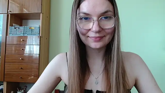 Snapshot of LooveELLYx chatting on May 2026 01:29:01 PM LooveELLYx online show from May 2026 01:29:01 PM