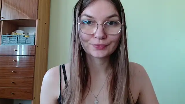 LooveELLYx online show from October 2025 07:10:02 AM