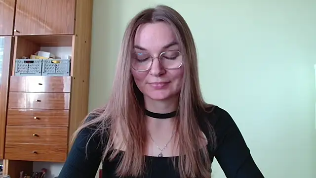 LooveELLYx online show from October 2025 01:33:02 PM