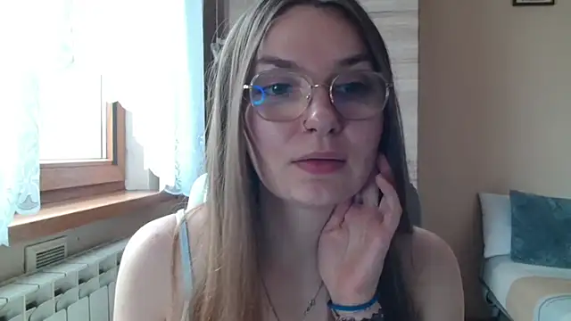 LooveELLYx online show from July 2026 06:47:02 AM