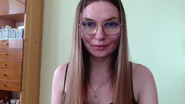 LooveELLYx online show from July 2026 01:34:02 PM