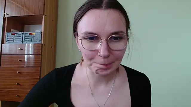 Snapshot of LooveELLYx chatting on May 2026 01:29:01 PM LooveELLYx online show from May 2026 01:29:01 PM