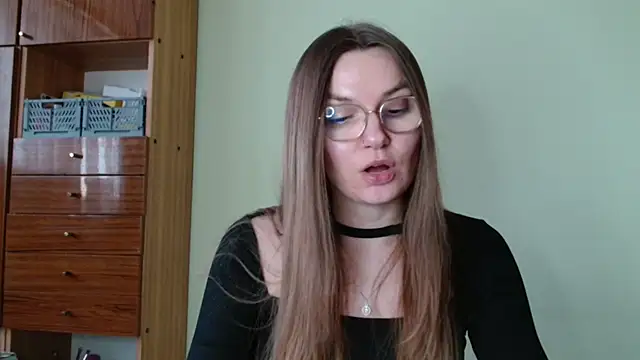 LooveELLYx online show from February 2026 02:28:02 PM