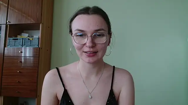 LooveELLYx online show from October 2025 01:34:01 PM