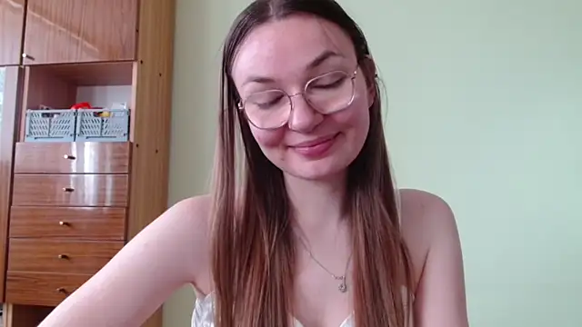 Snapshot of LooveELLYx chatting on May 2026 02:01:02 PM LooveELLYx online show from May 2026 02:01:02 PM