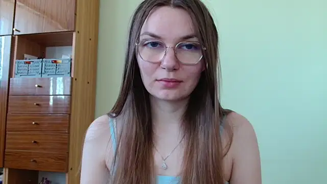 Snapshot of LooveELLYx chatting on May 2026 06:32:01 AM LooveELLYx online show from May 2026 06:32:01 AM