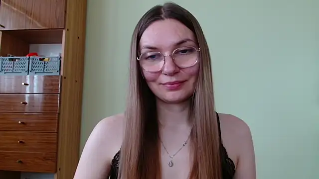 Snapshot of LooveELLYx chatting on May 2026 01:25:02 PM LooveELLYx online show from May 2026 01:25:02 PM