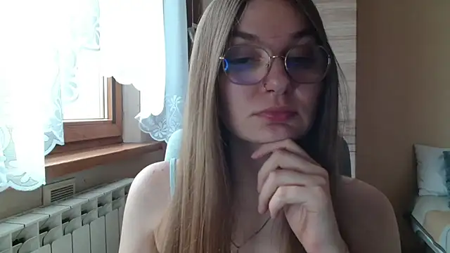 LooveELLYx online show from July 2026 01:22:02 PM