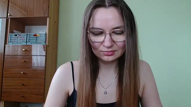 LooveELLYx online show from June 2026 06:29:02 AM