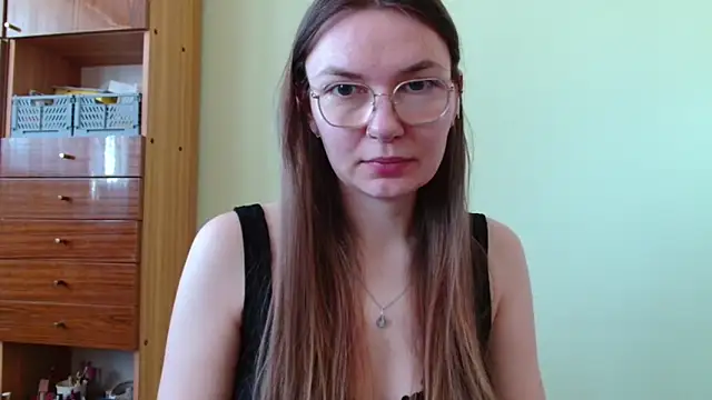 Snapshot of LooveELLYx chatting on April 2026 06:37:02 AM LooveELLYx online show from April 2026 06:37:02 AM