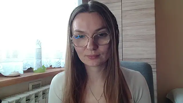 Snapshot of LooveELLYx chatting on November 2025 07:45:01 AM LooveELLYx online show from November 2025 07:45:01 AM