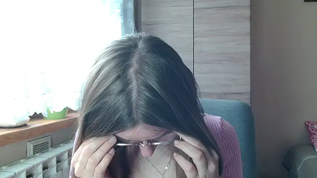 Snapshot of LooveELLYx chatting on November 2025 07:44:02 AM LooveELLYx online show from November 2025 07:44:02 AM