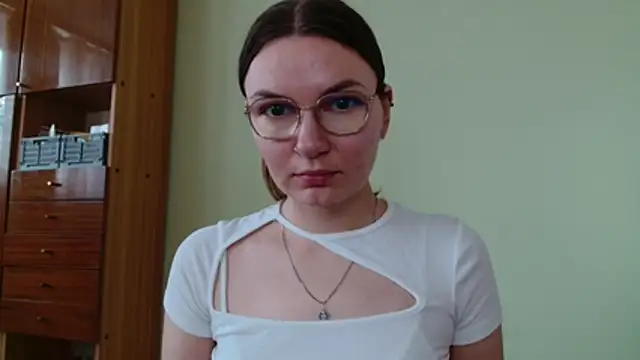 LooveELLYx online show from July 2026 06:31:02 AM