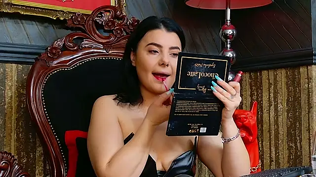 Snapshot of MistressEly chatting on December 2025 07:02:02 AM MistressEly online show from December 2025 07:02:02 AM