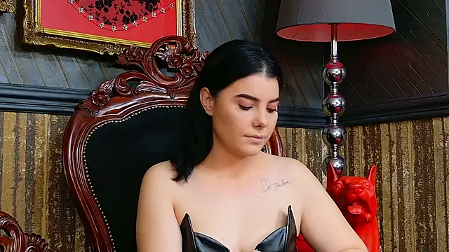 MistressEly online show from December 2025 12:18:01 PM