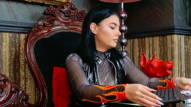 Snapshot of MistressEly chatting on October 2025 01:19:02 PM MistressEly online show from October 2025 01:19:02 PM