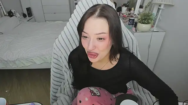 Snapshot of saadnesstyan chatting on December 2025 12:29:01 PM saadnesstyan online show from December 2025 12:29:01 PM