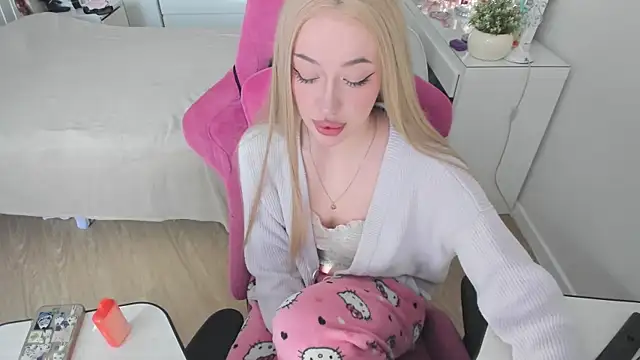 Snapshot of saadnesstyan chatting on October 2025 07:40:01 AM saadnesstyan online show from October 2025 07:40:01 AM