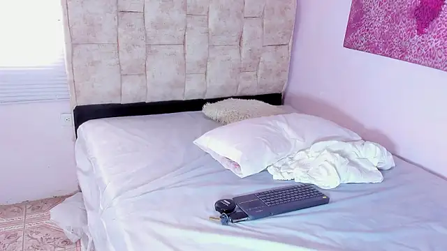 kethe love  online show from March 2026 08:16:02 PM