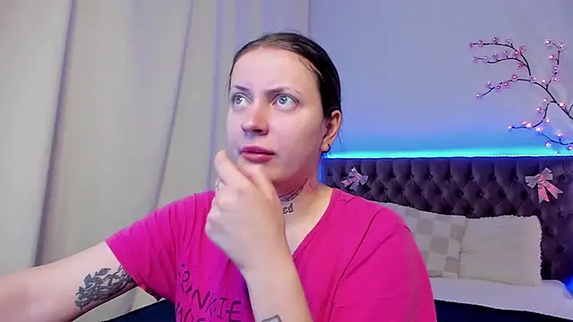 LilaVame online show from November 2025 08:57:02 PM