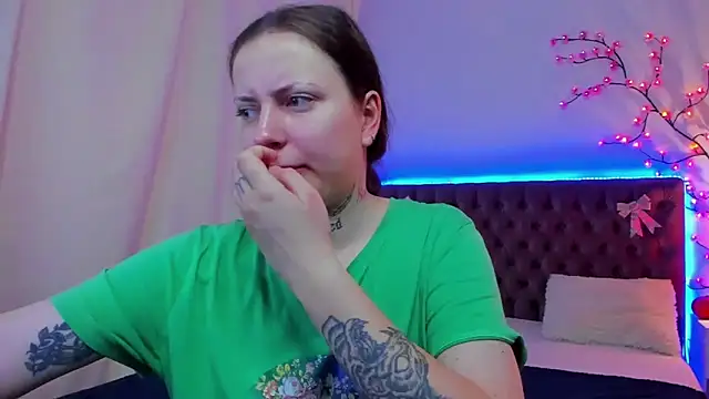 LilaVame online show from November 2025 02:05:01 PM