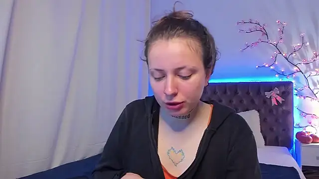 LilaVame online show from October 2025 09:01:01 PM