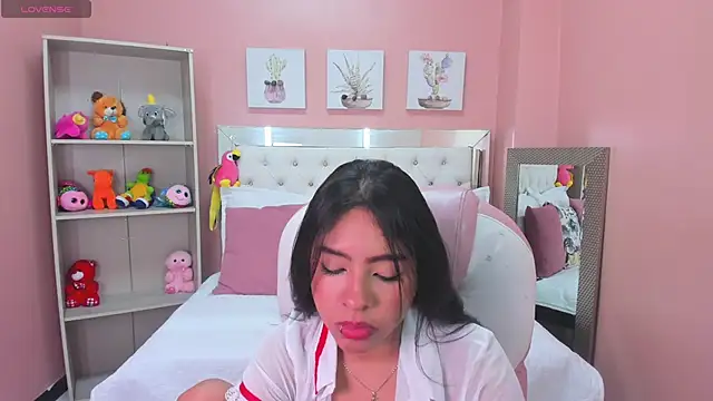 Snapshot of Sky_winter chatting on February 2026 02:17:02 PM Sky winter online show from February 2026 02:17:02 PM