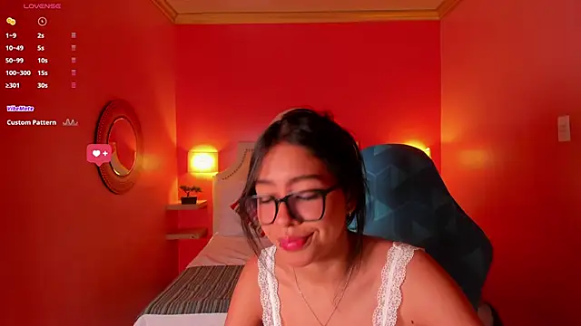 Snapshot of Sky_winter chatting on December 2025 01:32:01 PM Sky winter online show from December 2025 01:32:01 PM