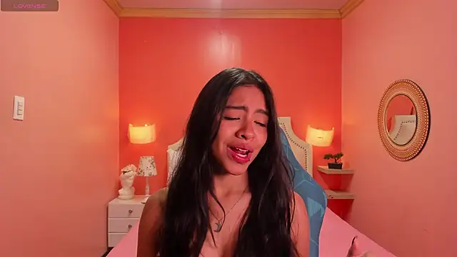 Snapshot of Sky_winter chatting on November 2025 03:06:02 PM Sky winter online show from November 2025 03:06:02 PM