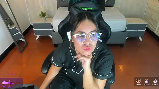 lissa jhonsoon online show from November 2025 01:42:01 AM