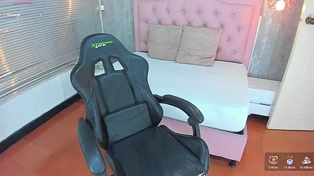 lissa jhonsoon online show from November 2025 03:11:01 AM