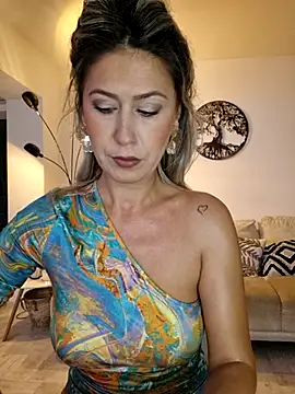 CelynaRoss online show from September 2025 08:42:01 AM