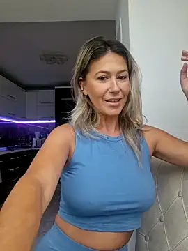 CelynaRoss online show from April 2026 05:11:02 AM