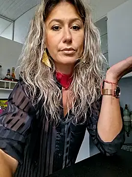 Snapshot of CelynaRoss chatting on May 2026 01:17:02 PM CelynaRoss online show from May 2026 01:17:02 PM