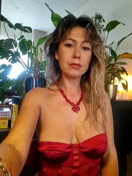 Snapshot of CelynaRoss chatting on July 2026 12:46:01 PM CelynaRoss online show from July 2026 12:46:01 PM