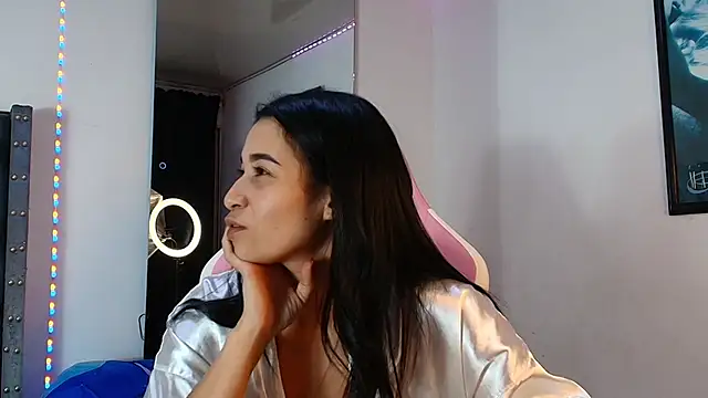 Snapshot of GraceWallace_ chatting on November 2025 01:50:02 AM GraceWallace online show from November 2025 01:50:02 AM