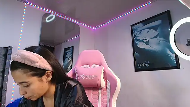 Snapshot of GraceWallace_ chatting on November 2025 12:25:02 AM GraceWallace online show from November 2025 12:25:02 AM