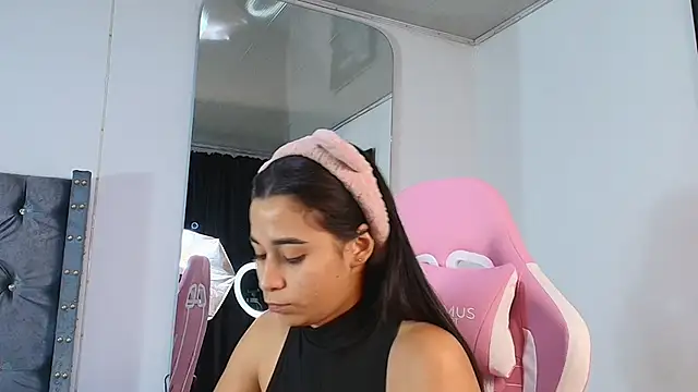 Snapshot of GraceWallace_ chatting on November 2025 09:36:01 PM GraceWallace online show from November 2025 09:36:01 PM