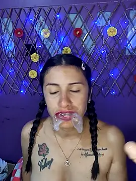 Snapshot of karinnahotdirty chatting on September 2025 10:31:02 PM karinnahotdirty online show from September 2025 10:31:02 PM