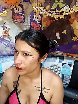 Snapshot of karinnahotdirty chatting on October 2025 09:38:01 PM karinnahotdirty online show from October 2025 09:38:01 PM