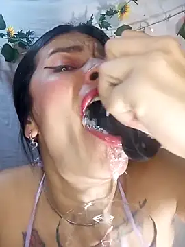 karinnahotdirty online show from April 2026 10:18:02 PM