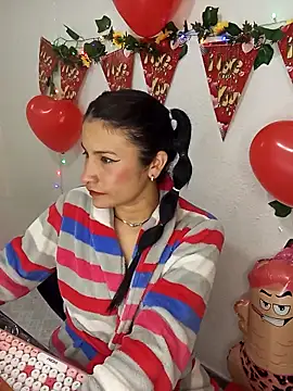 karinnahotdirty online show from February 2026 09:26:01 PM