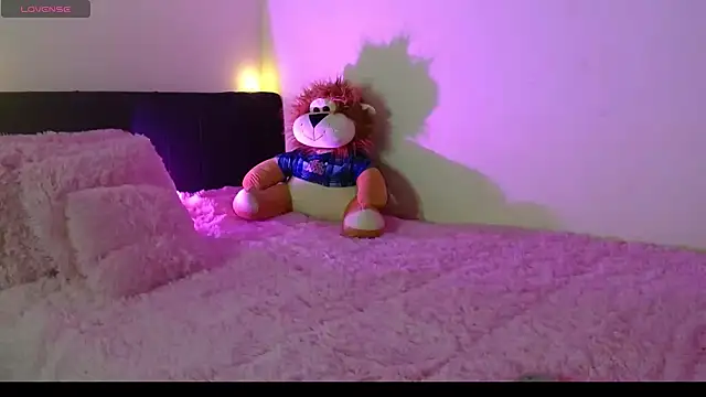 MichellMoon1 online show from October 2025 07:22:01 PM