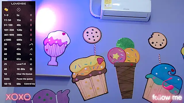 Snapshot of skinnykalitzo18 chatting on February 2026 01:33:01 PM skinnykalitzo18 online show from February 2026 01:33:01 PM