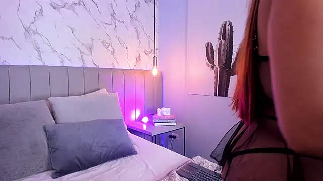 Karlla Brown online show from October 2025 01:32:01 PM